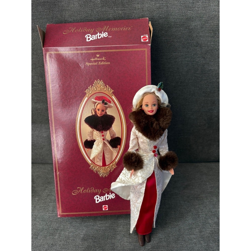 Hallmark Mattel Barbie Doll SPECIAL EDITION Holiday Memories  1995 open